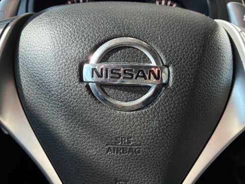 Used 2017 Nissan Altima 2.5 SR FWD image 18
