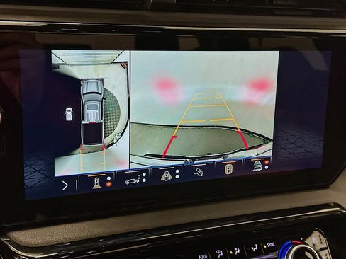 Used 2025 GMC Sierra 1500 AT4 image 23