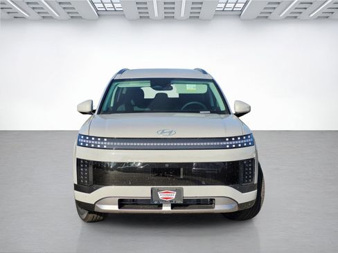 New 2026 Hyundai Ioniq 9 SE image 2
