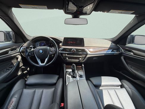 Used 2017 BMW 530i xDrive AWD/4WD image 10