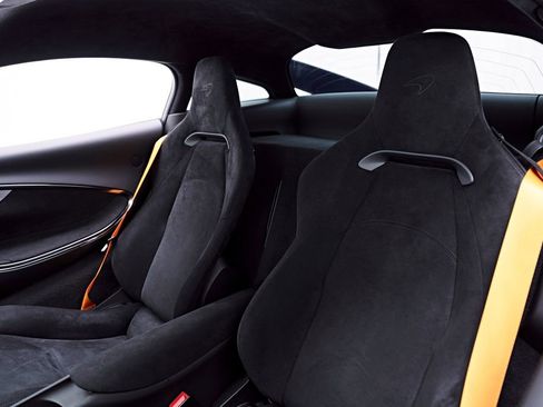 Used 2026 McLaren Artura RWD image 63