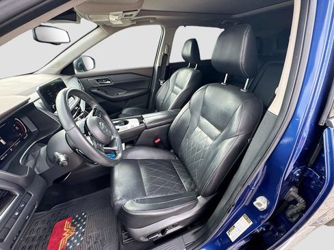 Used 2021 Nissan Rogue Platinum FWD image 18