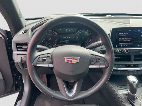 Used 2025 Cadillac CT4 Premium Luxury image 11