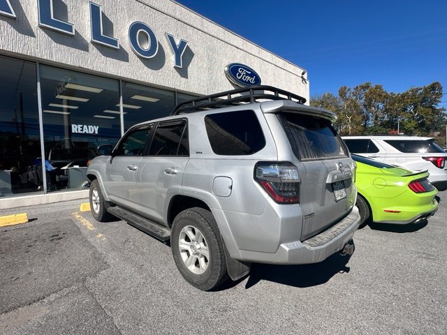 Used 2016 Toyota 4Runner SR5 AWD/4WD image 2