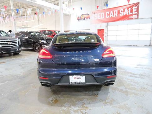 Used 2014 Porsche Panamera 4 image 9