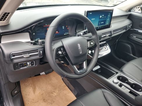 New 2026 Lincoln Corsair Premiere image 13