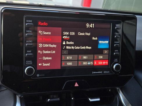 Certified 2021 Toyota Venza XLE image 13