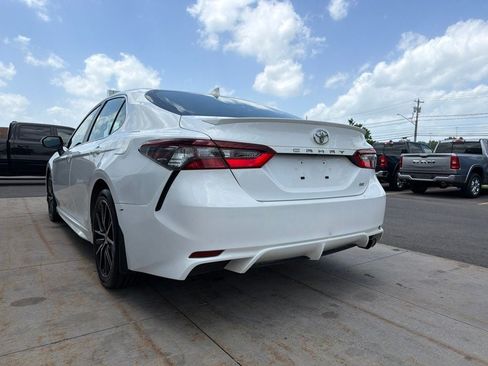 Used 2024 Toyota Camry SE FWD image 5