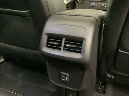 Used 2024 GMC Terrain AT4 w/ Tech Package AWD/4WD image 17