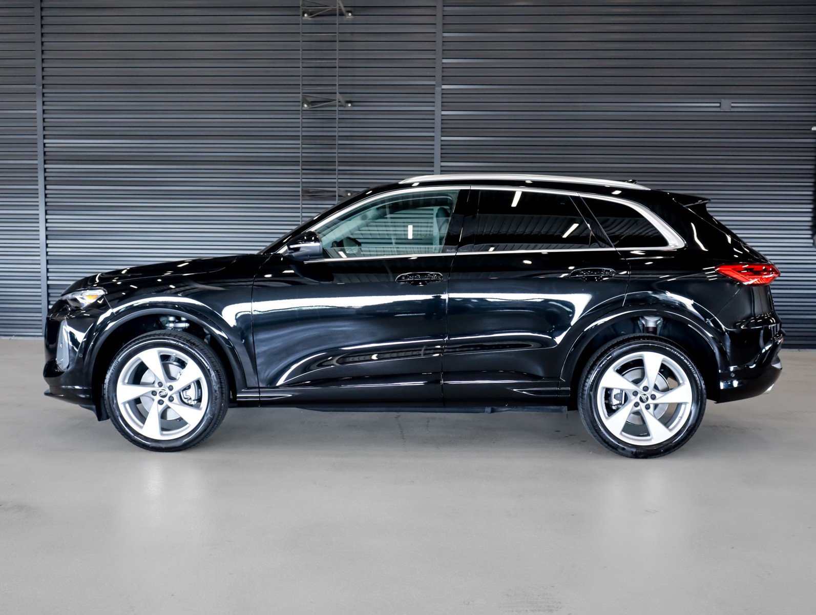 Used 2025 Audi Q5 Premium w/ Premium Plus AWD/4WD image 14