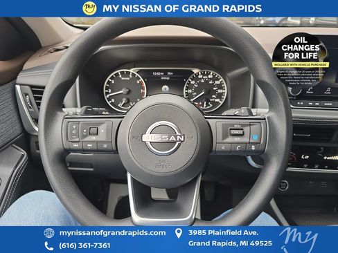 Used 2023 Nissan Rogue SV AWD/4WD image 15