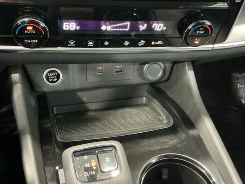 Used 2021 Nissan Rogue SV image 11