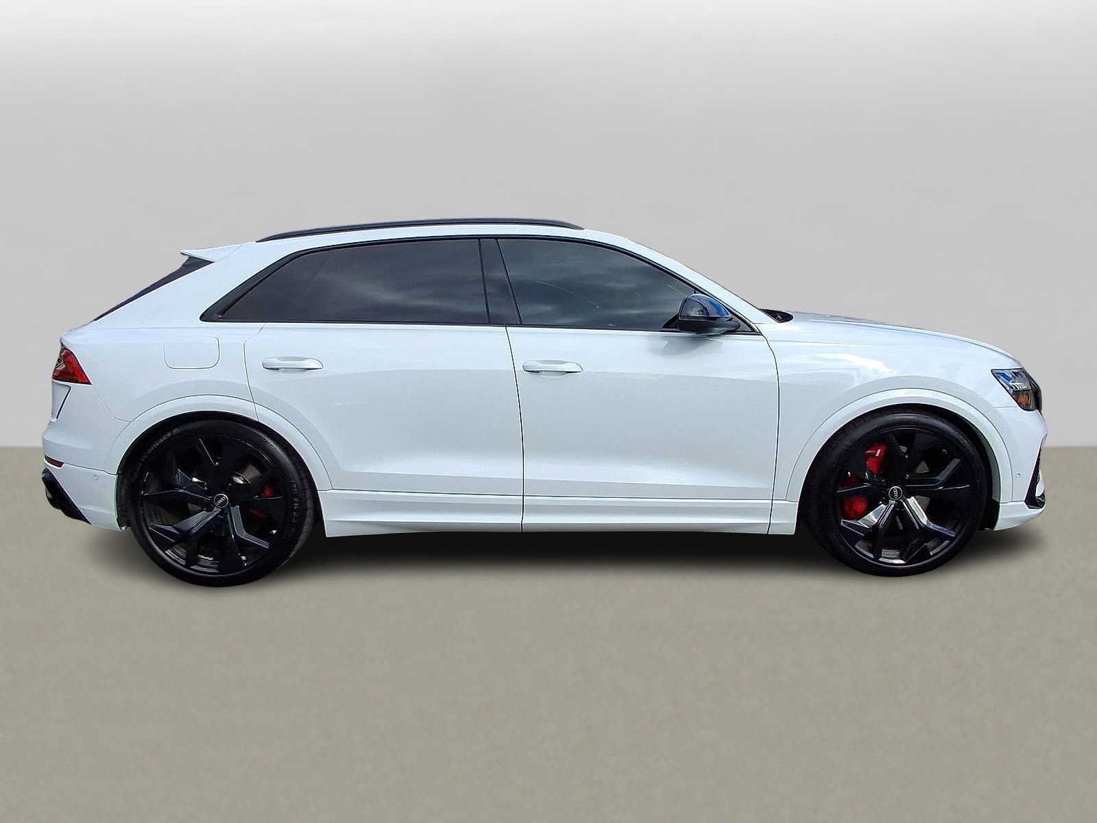 Used 2022 Audi RS Q8 w/ Black Optic Package AWD/4WD image 32