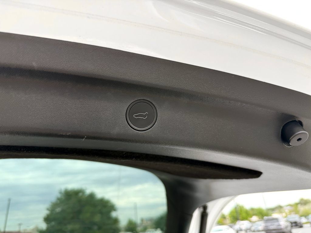 Used 2023 Tesla Model Y Long Range AWD/4WD image 13