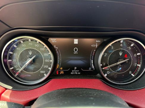 Used 2022 Maserati Levante Modena AWD/4WD image 9