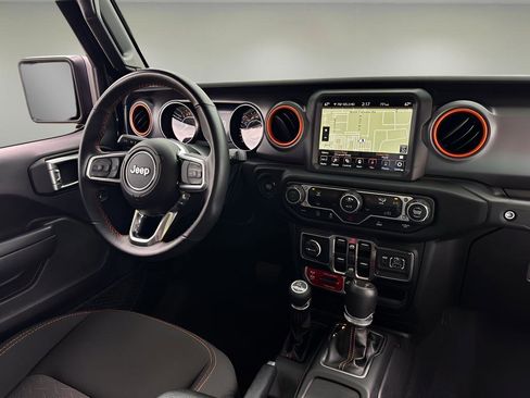 Used 2023 Jeep Gladiator Mojave AWD/4WD image 11