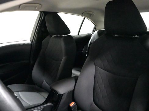 Used 2020 Toyota Corolla LE image 4