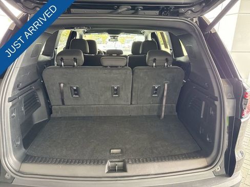 Used 2025 GMC Acadia Elevation image 25