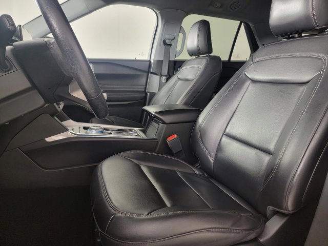 Certified 2023 Ford Explorer XLT w/ Equipment Group 202A AWD/4WD image 13