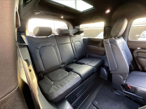 New 2026 Land Rover Defender 130 X-Dynamic SE image 28