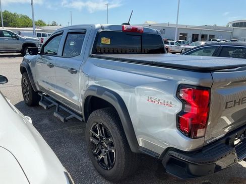 Used 2025 Chevrolet Colorado Trail Boss AWD/4WD image 4