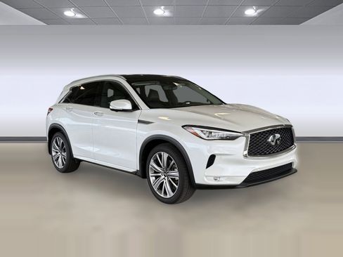 Used 2023 INFINITI QX50 Sensory AWD/4WD image 7