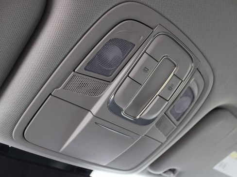 Used 2019 Hyundai Santa Fe SE w/ Cargo Package image 19