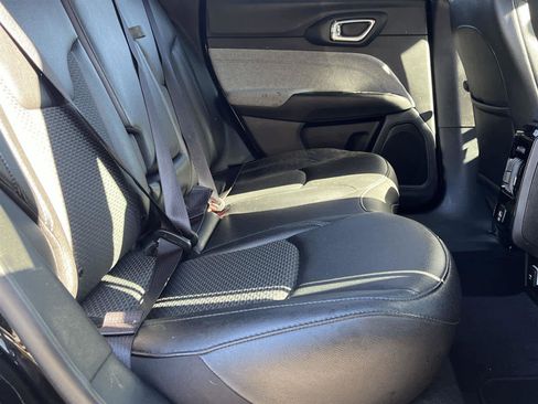 Used 2024 Jeep Compass Latitude image 15