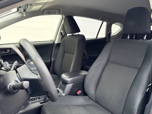 Used 2018 Toyota RAV4 LE w/ All Weather Liner Package FWD image 20