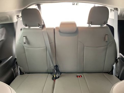 Used 2025 Toyota Sienna XLE AWD/4WD image 34