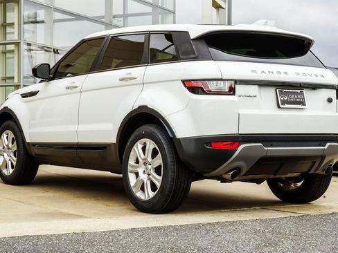 Used 2018 Land Rover Range Rover Evoque SE AWD/4WD image 9