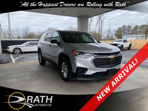 Used 2020 Chevrolet Traverse LS image 4