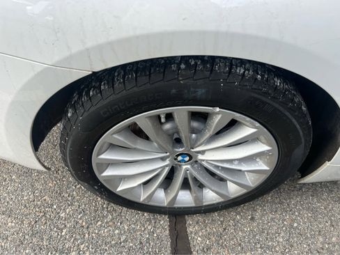 Used 2023 BMW 530i xDrive w/ Premium Package image 26