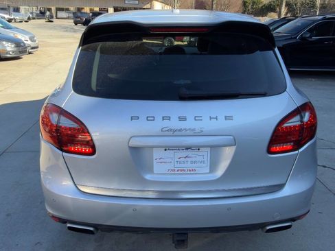 Used 2011 Porsche Cayenne S image 5