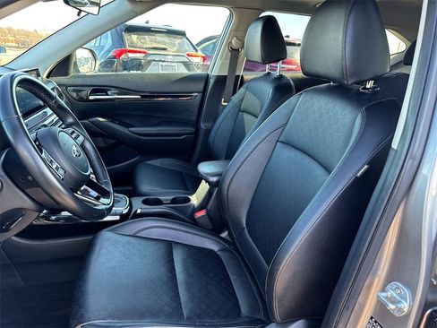 Used 2021 Kia Seltos EX image 11