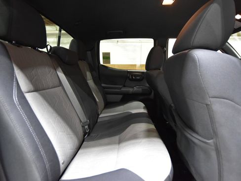 Used 2020 Toyota Tacoma TRD Off-Road w/ Technology Package AWD/4WD image 43