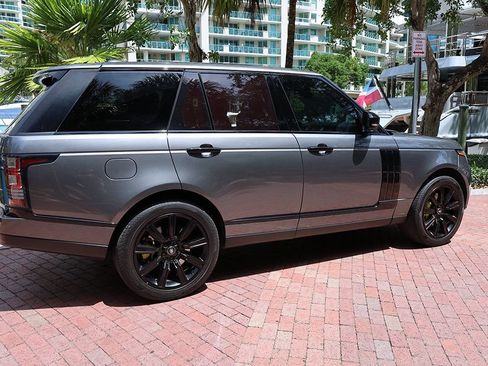 Used 2017 Land Rover Range Rover Supercharged AWD/4WD image 19