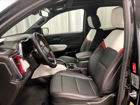 Used 2024 GMC Canyon AT4X image 10