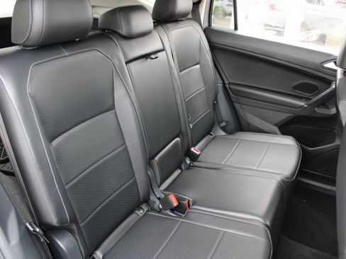 Certified 2020 Volkswagen Tiguan SE w/ Panoramic Sunroof Package image 26