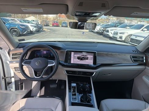 New 2026 Volkswagen Atlas SE image 10