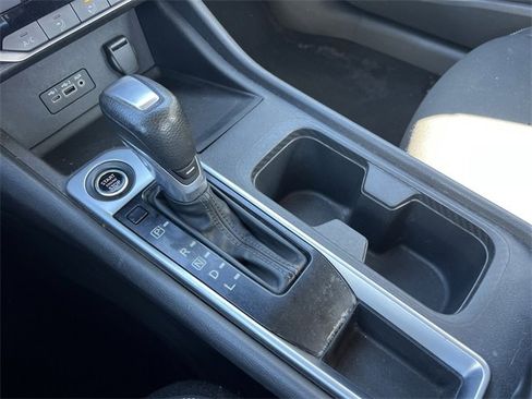 Used 2022 Nissan Sentra SV image 9