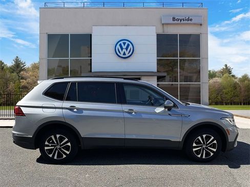 Used 2022 Volkswagen Tiguan S image 2