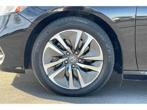 Certified 2018 Honda Accord EX image 10
