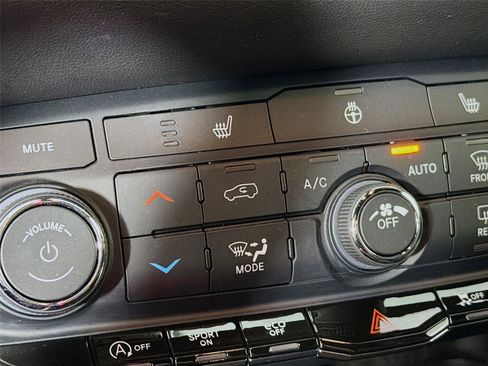 Used 2024 Dodge Durango SXT w/ SXT Blacktop Group AWD/4WD image 24