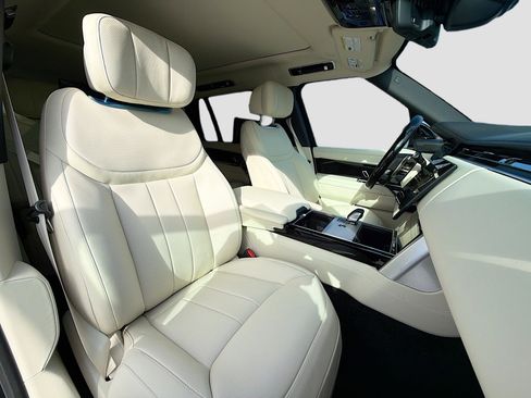 New 2026 Land Rover Range Rover Long Wheelbase Autobiography image 16