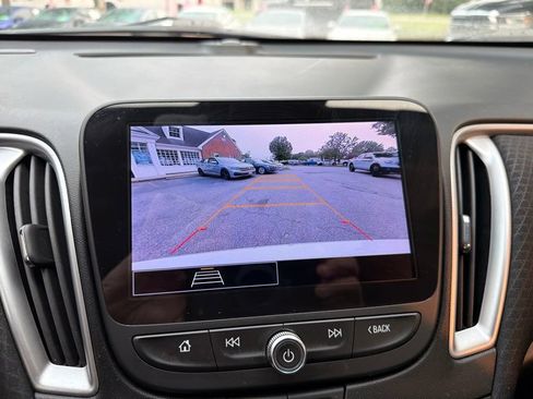 Used 2023 Chevrolet Malibu LT FWD image 16