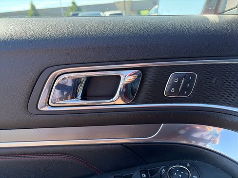 Used 2018 Ford Explorer Sport w/ Equipment Group 401A AWD/4WD image 18