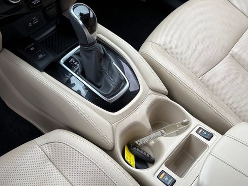 Used 2020 Nissan Rogue SL w/ Premium Package image 23