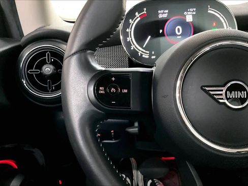 Used 2023 MINI Cooper 2-Door Hardtop w/ Signature Upholstery Package image 20