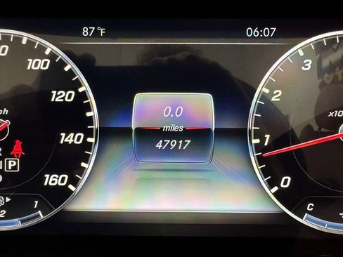 Used 2019 Mercedes-Benz E 450 4MATIC Cabriolet image 35